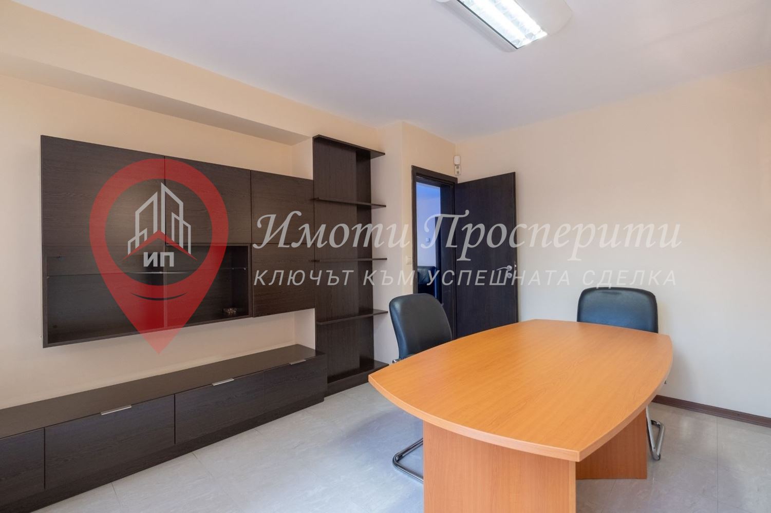 Продава офис в тухлена сграда от 2006г. в гр. София кв. Лозенец