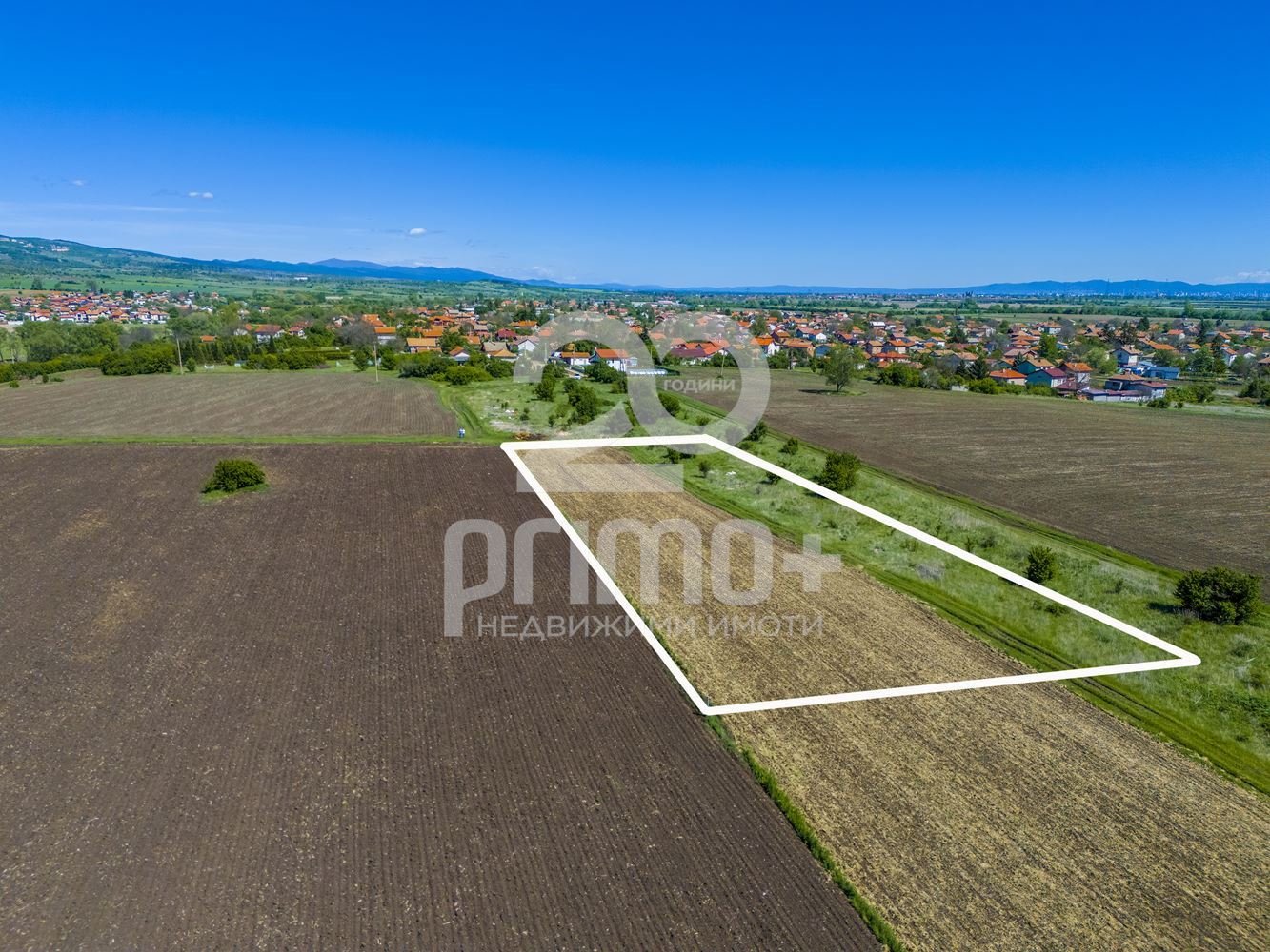 Парцел в София, област, с.Петърч за 274 000, Евро