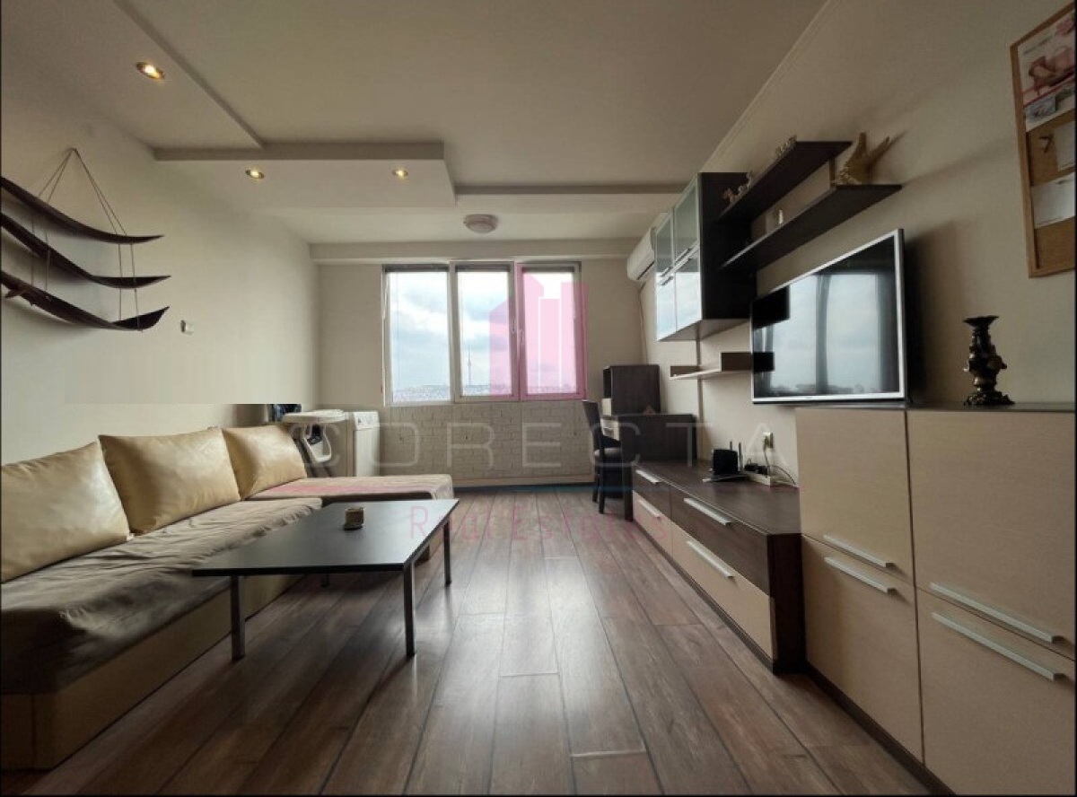 Продава 3-СТАЕН в град Русе, Широк център - 100 кв.м / 137000 EUR
