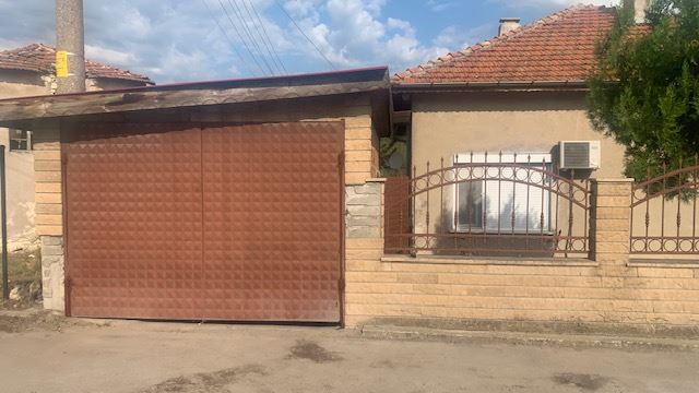 Гараж в Кърджали, област, с.Седловина за  100, Лева