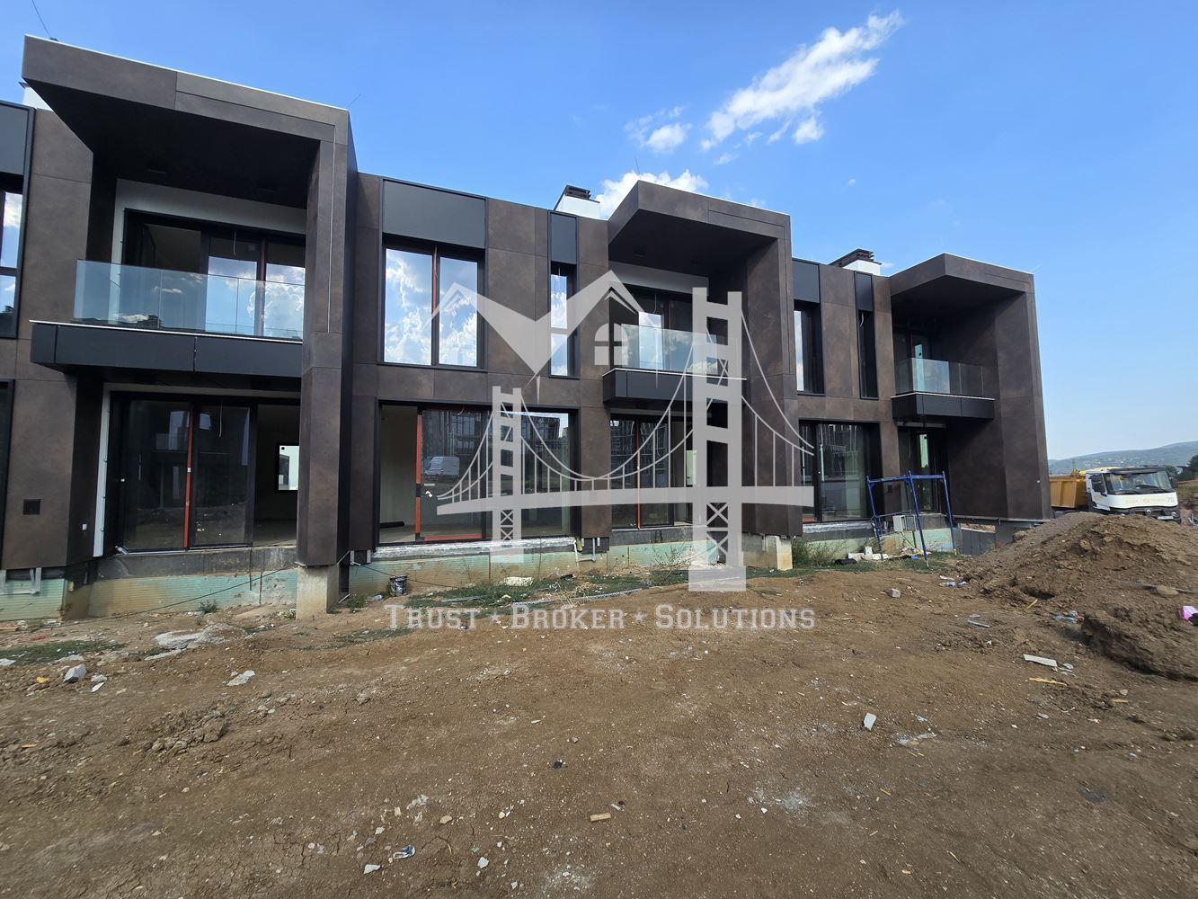3-етажна КЪЩА, м-т Камбаните, 876 300€