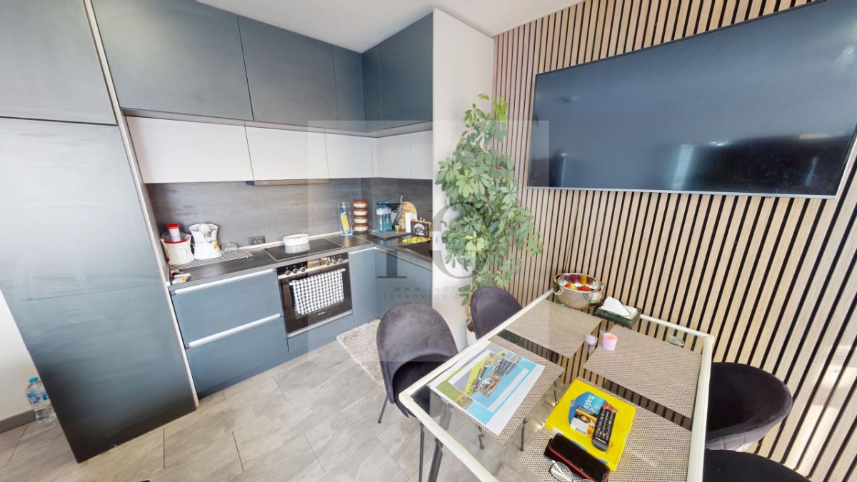 Продавам тристаен апартамент в комплекс Рио Апартментс / Rio Apartments
